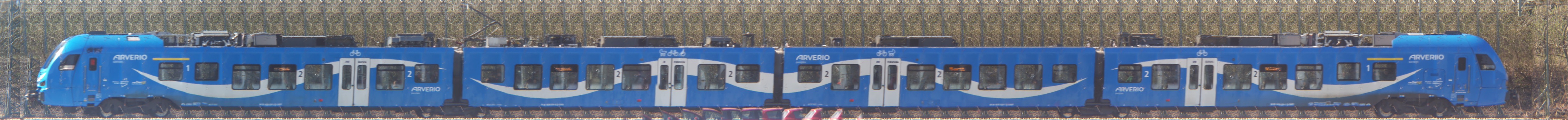 There should be a train photo here :'(
