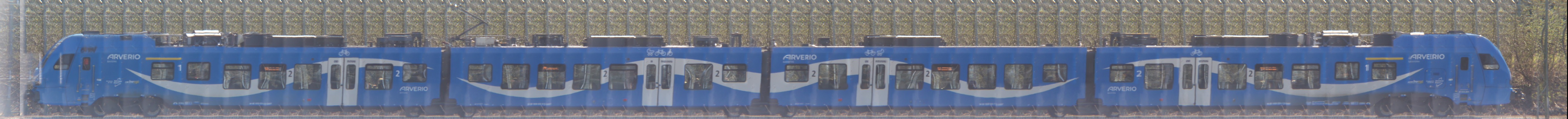 There should be a train photo here :'(