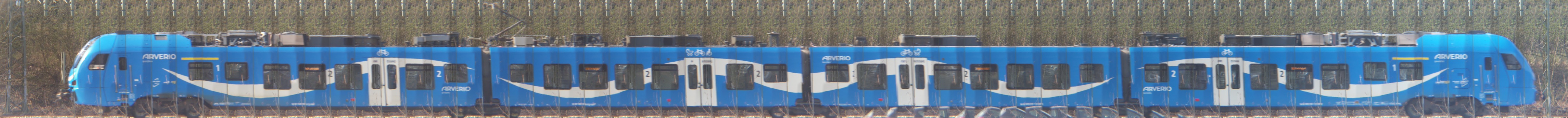 There should be a train photo here :'(