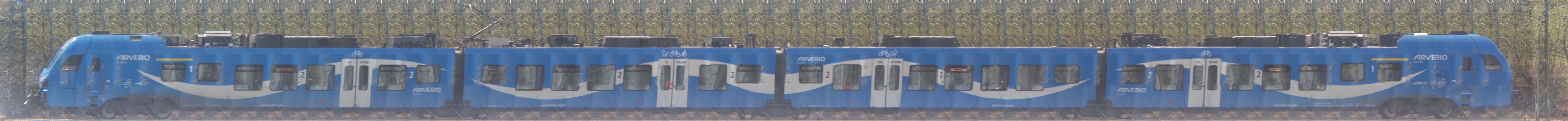 There should be a train photo here :'(