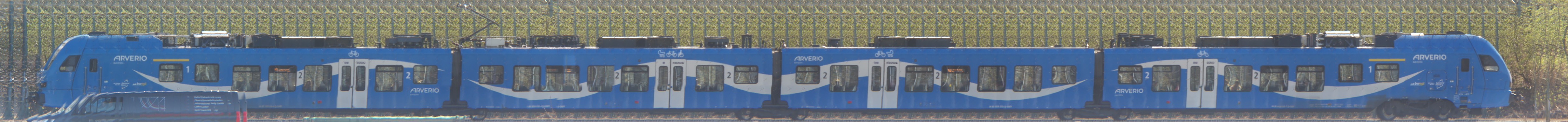 There should be a train photo here :'(