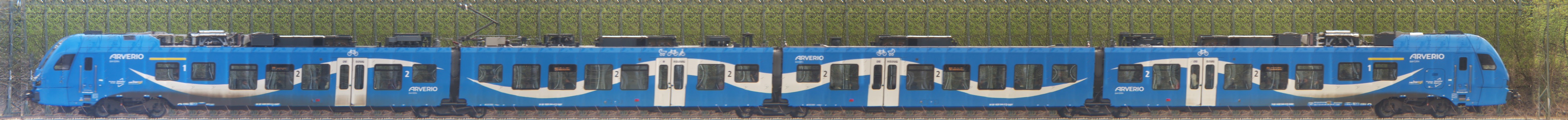 There should be a train photo here :'(