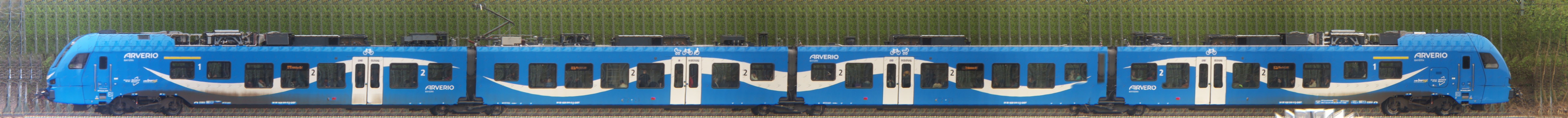 There should be a train photo here :'(