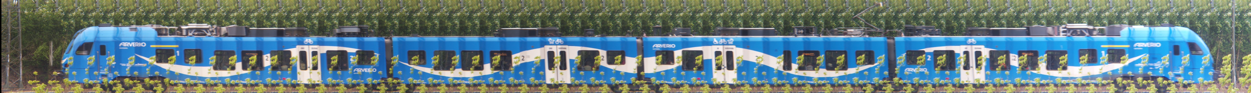 There should be a train photo here :'(