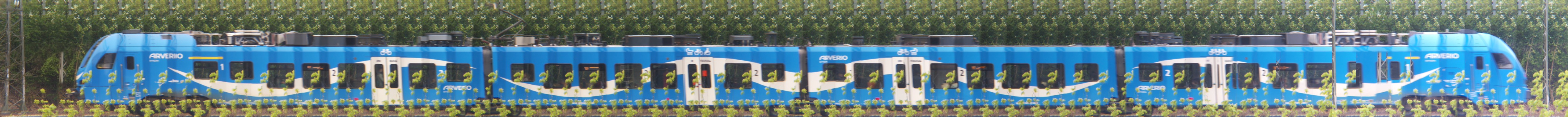 There should be a train photo here :'(
