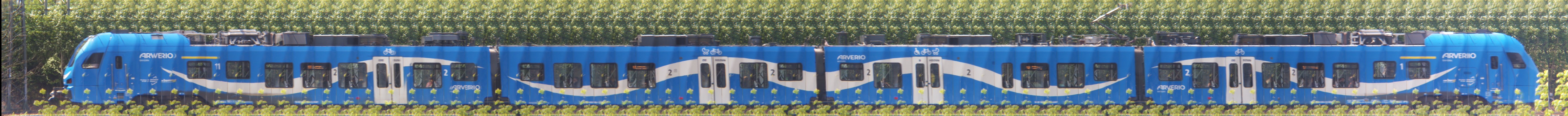 There should be a train photo here :'(