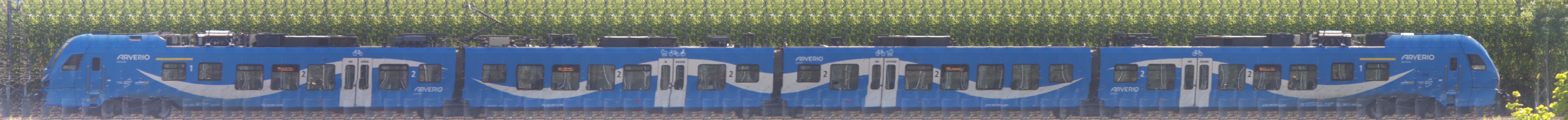 There should be a train photo here :'(