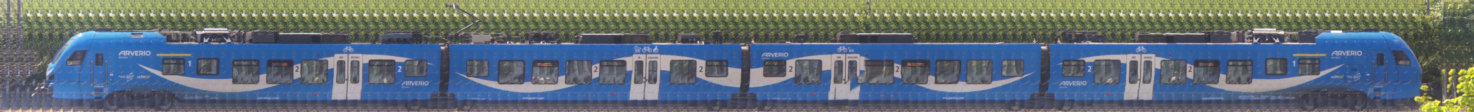 There should be a train photo here :'(