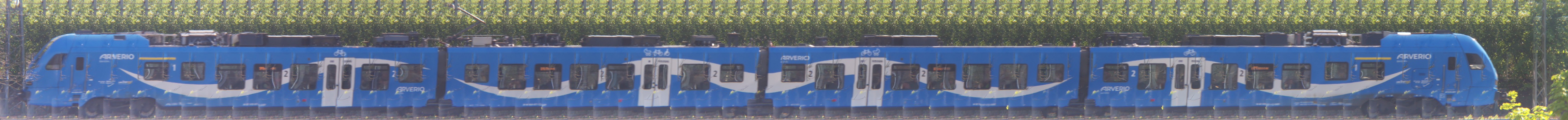 There should be a train photo here :'(