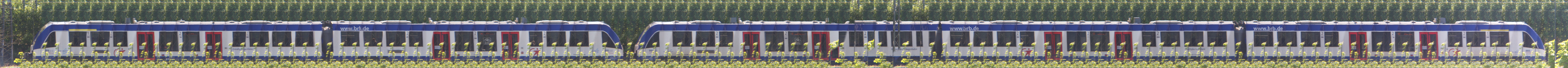 There should be a train photo here :'(