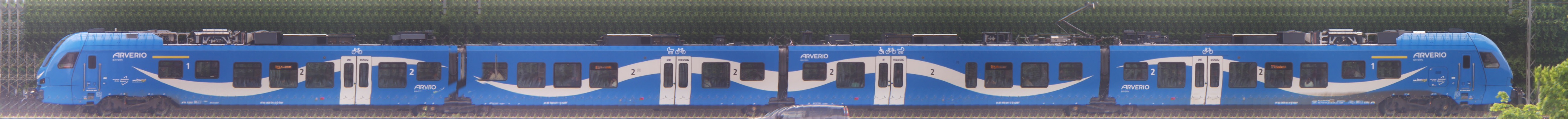 There should be a train photo here :'(