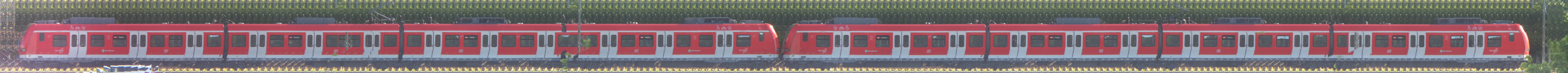 There should be a train photo here :'(